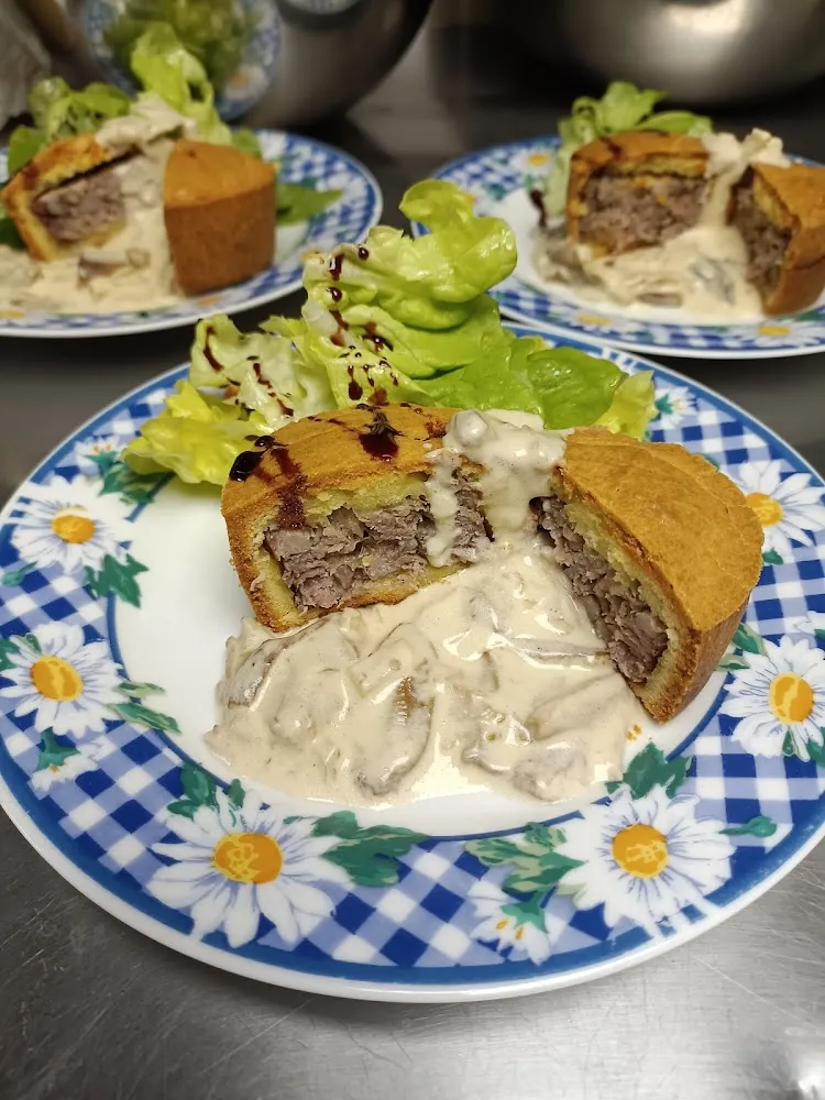 Saucisson Brioché Sauce Aux Cèpes